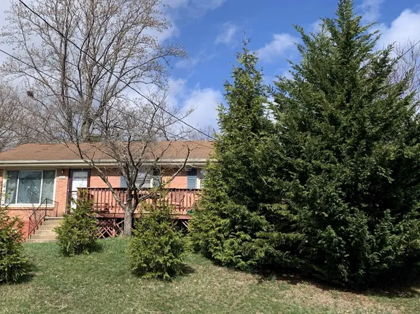 1200 Spaulding St, Staunton, VA 24401