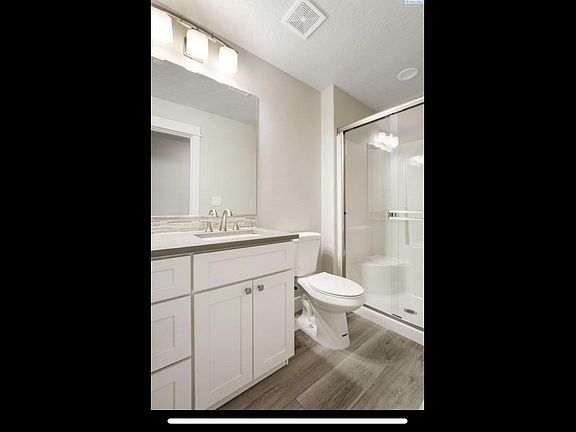 2nd image of 2371 Bellaview Ave