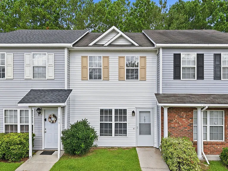 107 Spring Meadow Cir — Photo 1