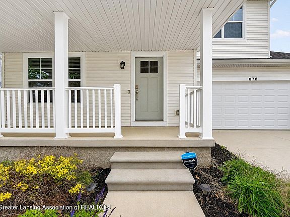 3rd image of 676 Buteo Dr