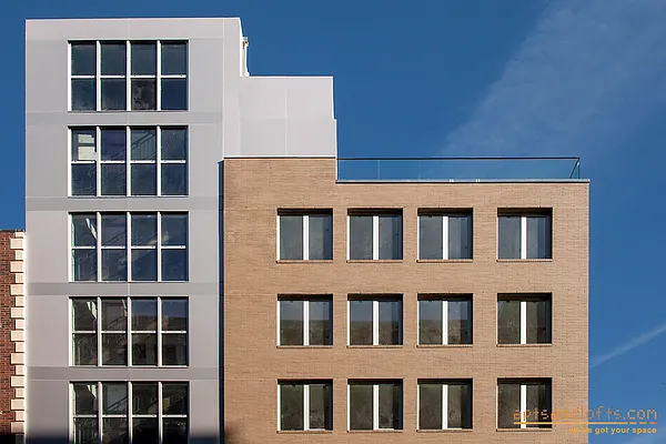 Sold by aptsandlofts.com | media 27