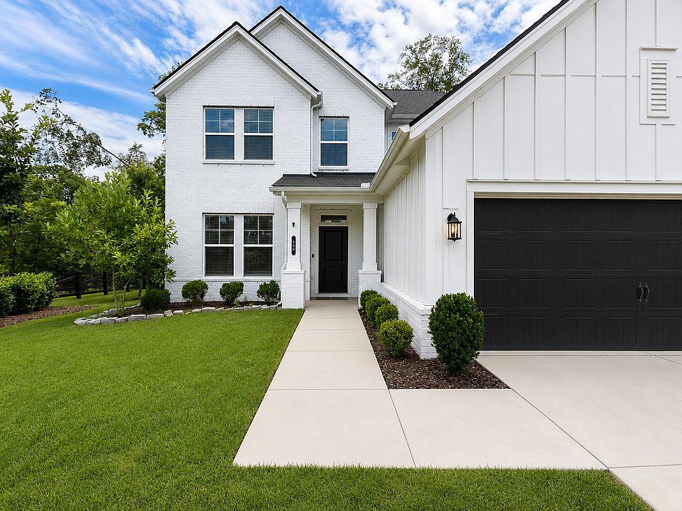 1st image of 146 Wbury Dr