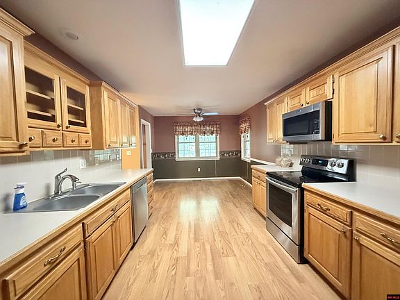 5th image of 109 Winterview Dr