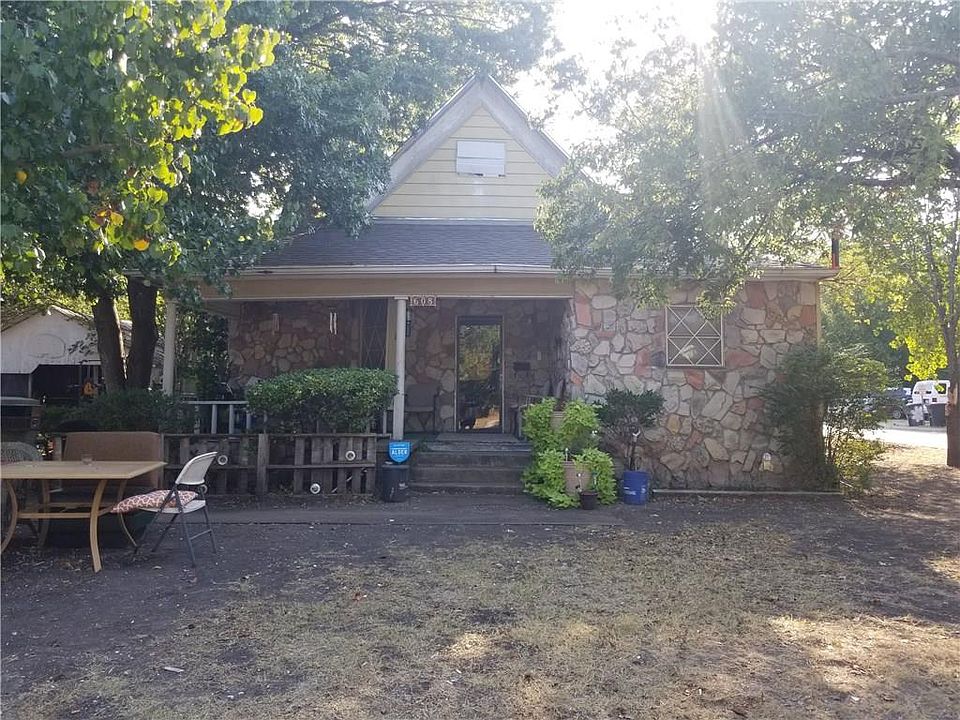 1st image of 608 E Parks Ave