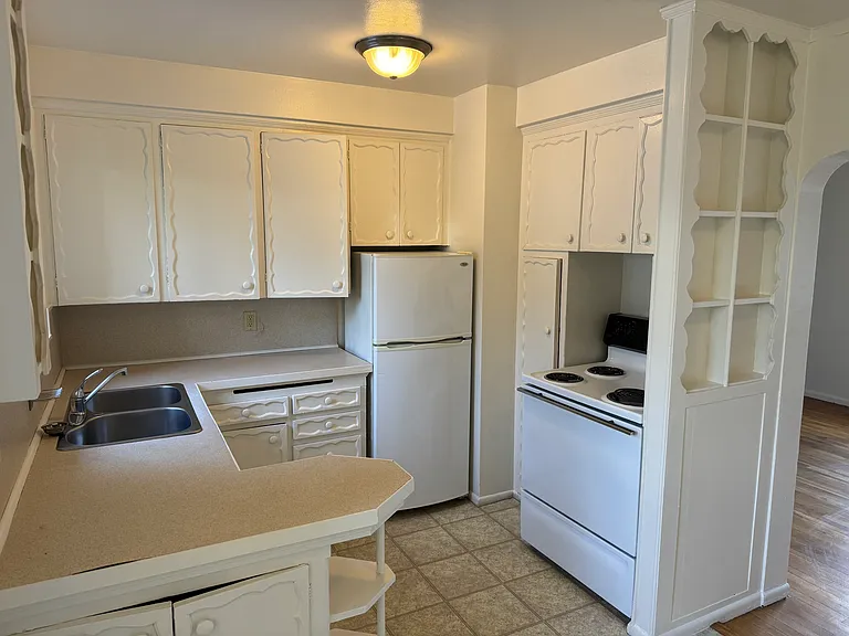 3674 SE Center St #3 — Photo 5
