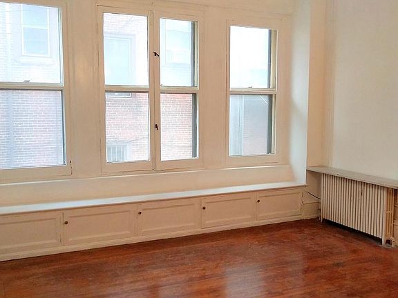 5th image of 2034 Delancey St #1R