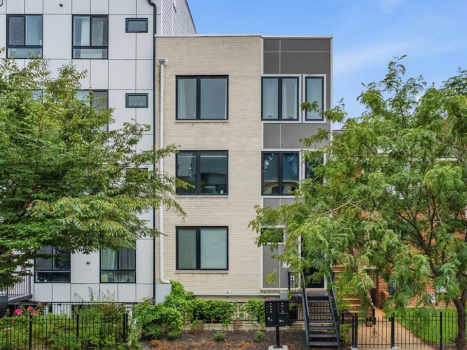 2612 University Pl NW #1
