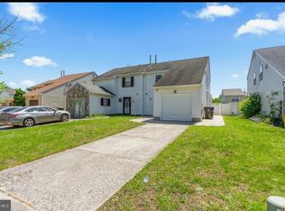 64 Hampton Gate Dr, Sicklerville, NJ 08081