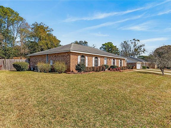 3rd image of 1459 Fern Valley Rd