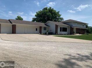 2012 Irvington Rd, Algona, IA 50511