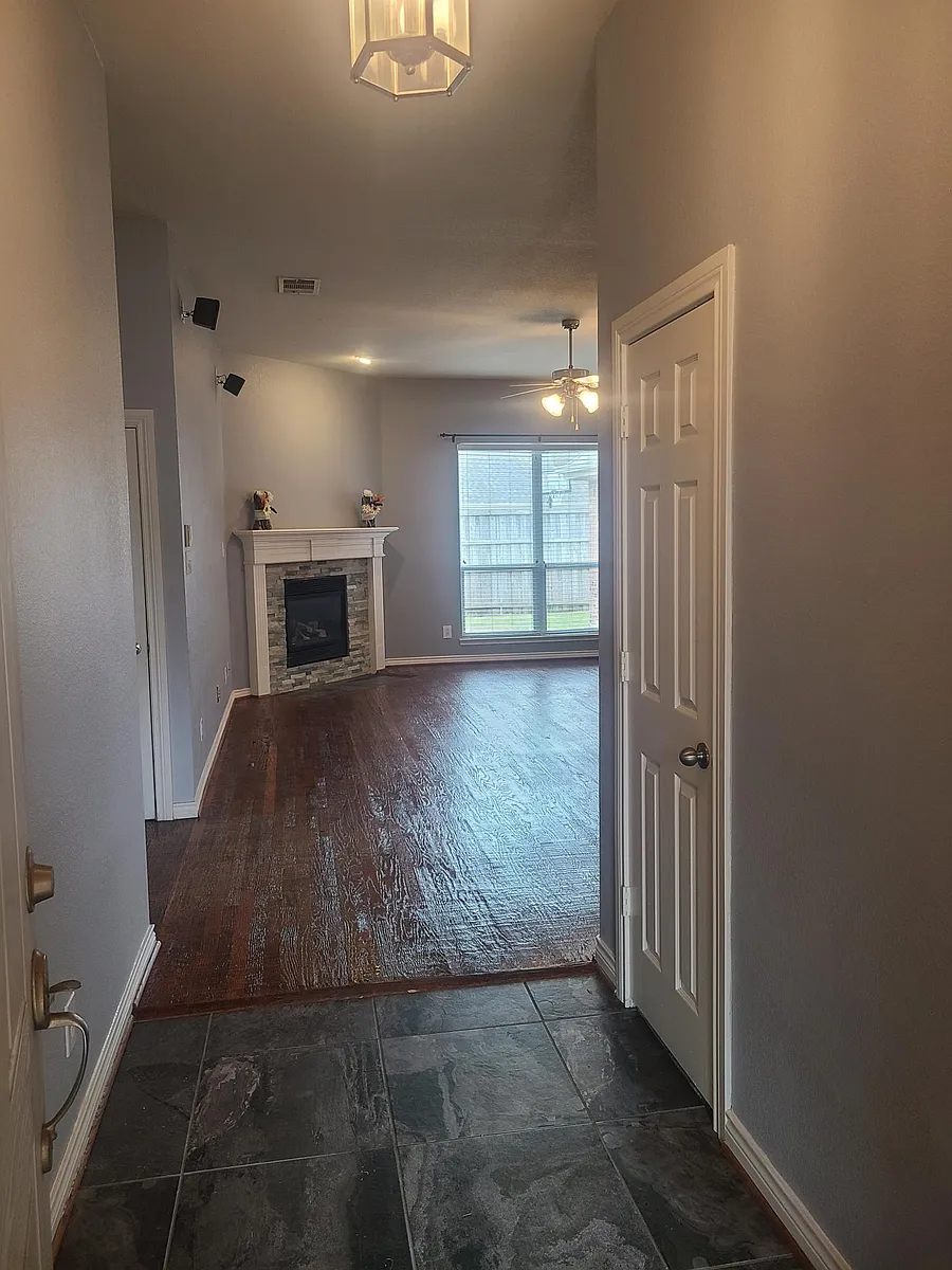 Building Photo - 8006 Amesbury Ln