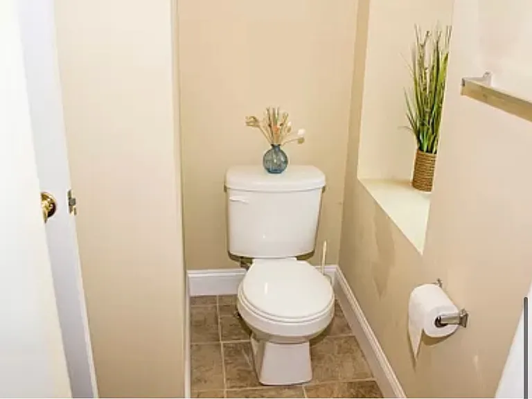 2278 Williams Ave #6 — Photo 18