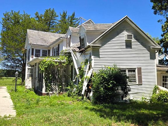 3rd image of 865 Colona Rd