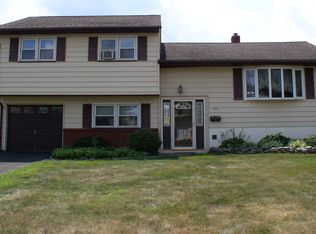 135 Evans Dr, Manville, NJ 08835