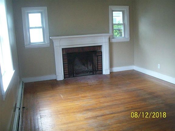 3rd image of 65 Parkway Ave