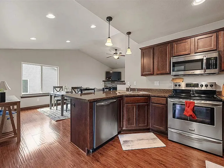 459 Bainberry St #1 — Photo 4
