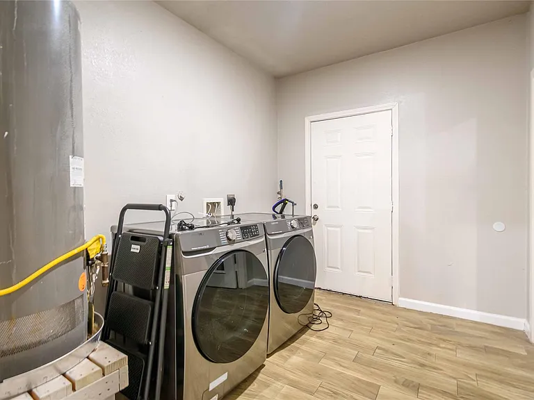 3818 Blodgett St — Photo 15