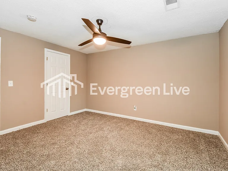 2700 Florentine Rd — Photo 10