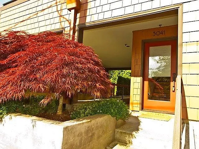 5041 SW View Point Ter — Photo 2
