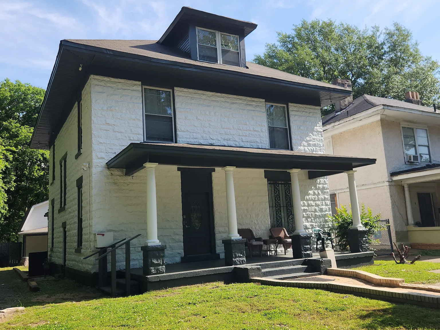 6 bed, 2.5 bath, 2400 sqft, $8,900 — Photo 4