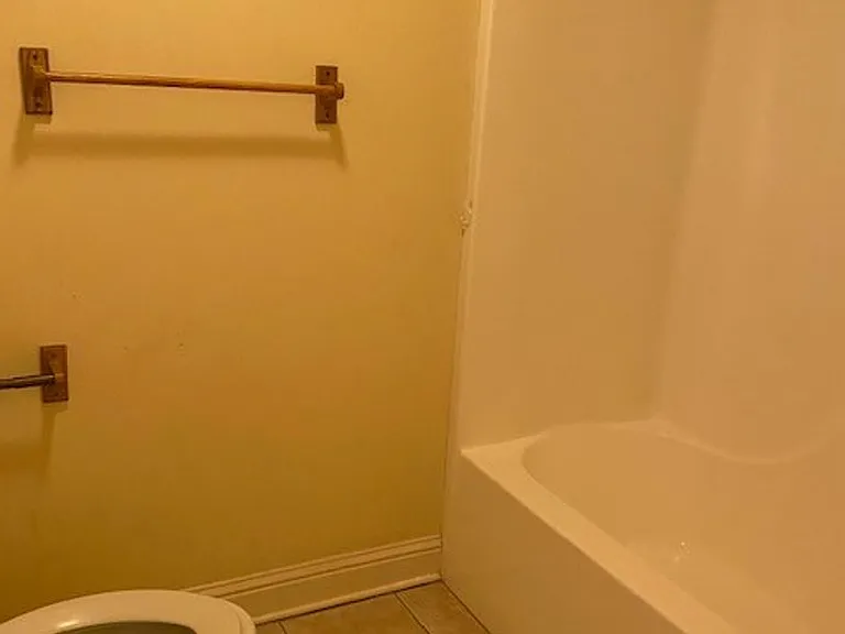 107 Westcott Ln — Photo 2