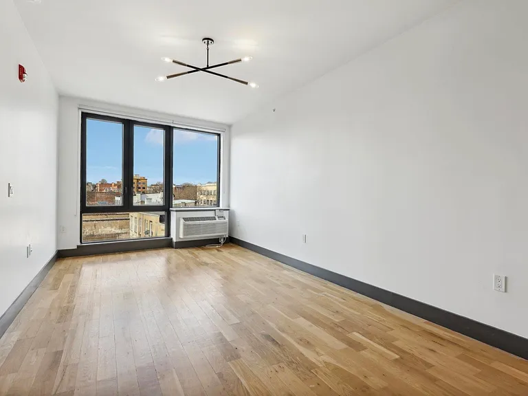 424 Arlington Ave #305 — Photo 2