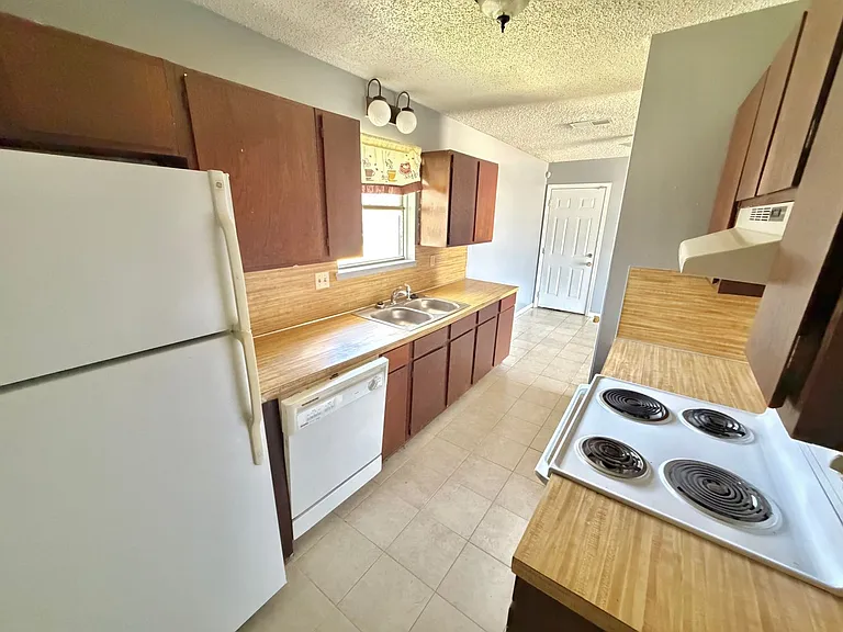 2200 Wheeler Ave #A — Photo 7