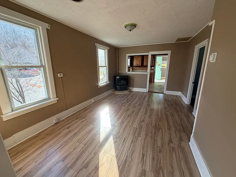 46 S Kendall Ave — Photo 13
