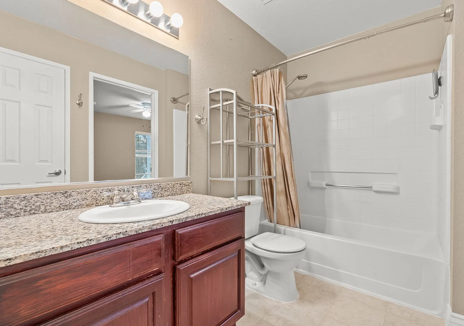 Incredible Condo on the East Side — Photo 3