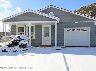 1 Lyford Ct, Toms River, NJ 08757