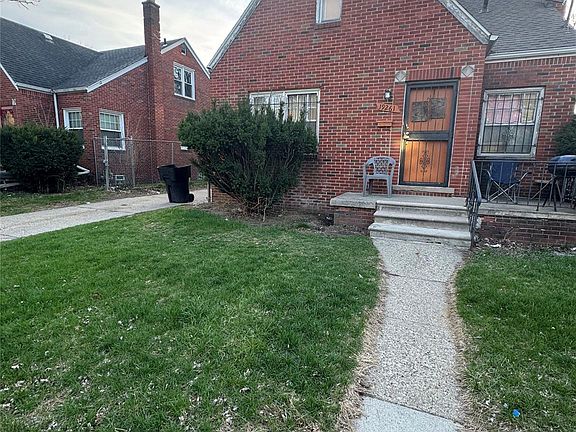 2nd image of 19261 Mitchell St