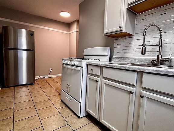 2nd image of 237 E Xenia Dr #A