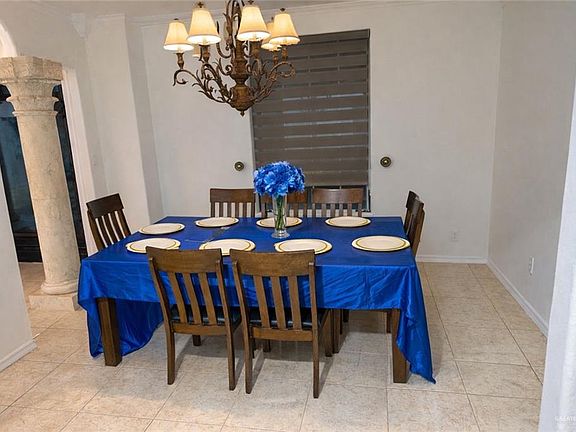 5th image of 1605 Trinity St