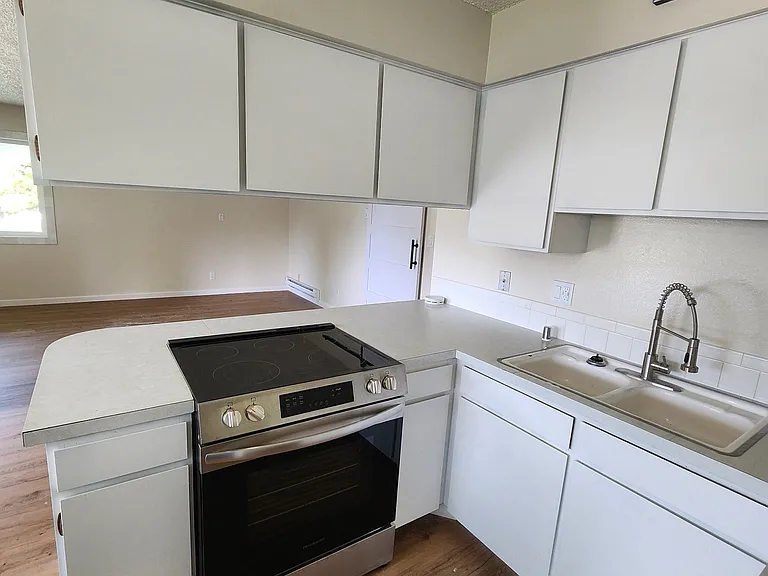 1640 8th Ave #4 — Photo 9
