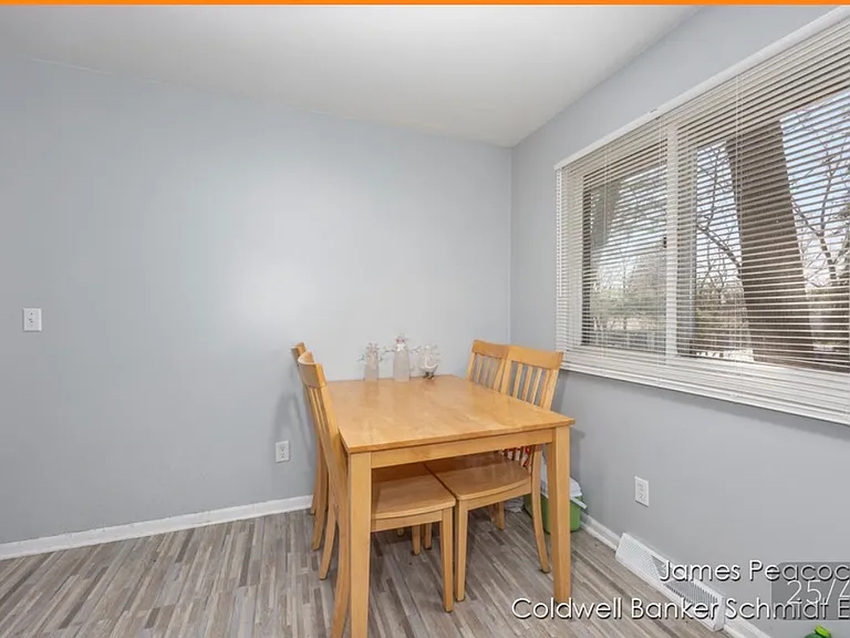 2182 Burton St SW — Photo 5