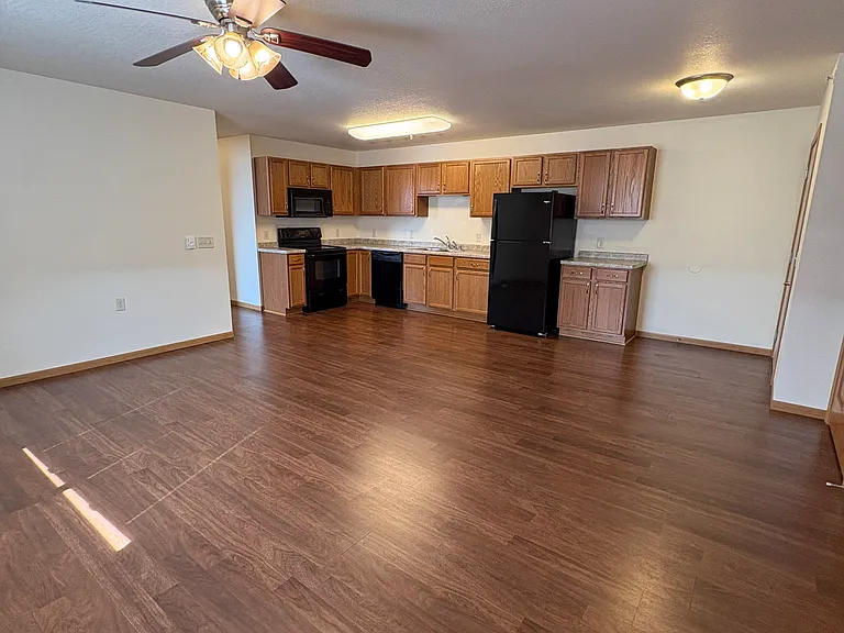 495 E South Ave #5 — Photo 2