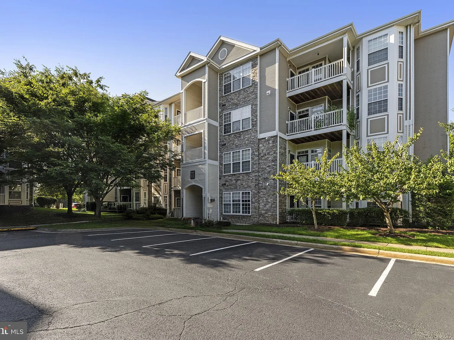 Westchester At Stratford Condo — Photo 2