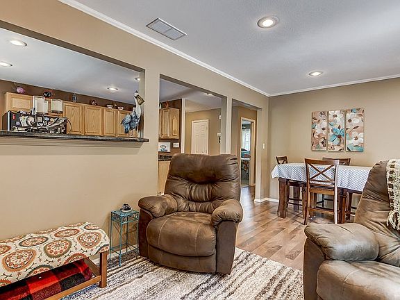 3rd image of 486 Juniper Dr