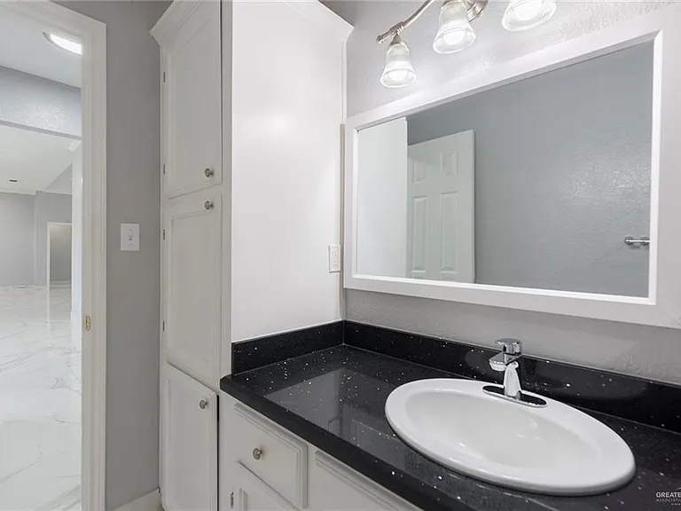 2110 Pecos St — Photo 10