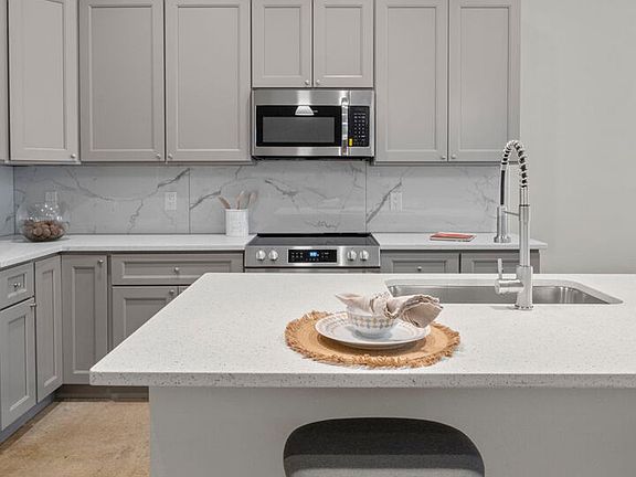 5th image of 1002 Morningside Dr #4
