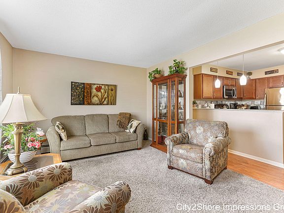 4th image of 3367 Division Ave SW