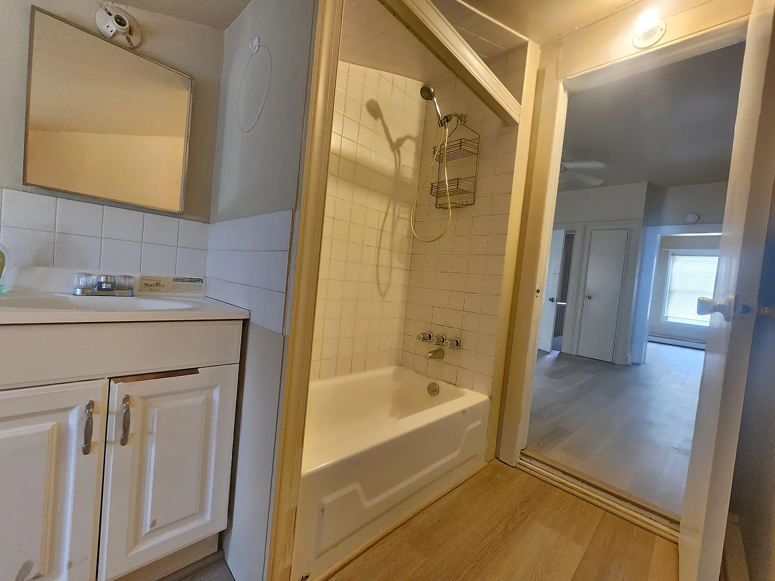 4 bed, 1100 sqft, $2,500 — Photo 3