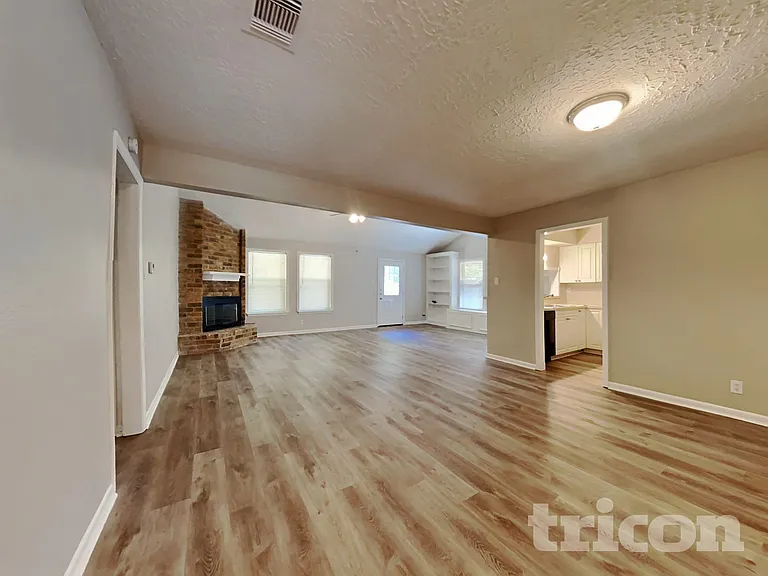 13307 Venice Cir — Photo 3