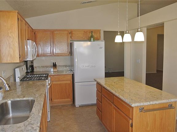 3rd image of 371 Dooley Dr