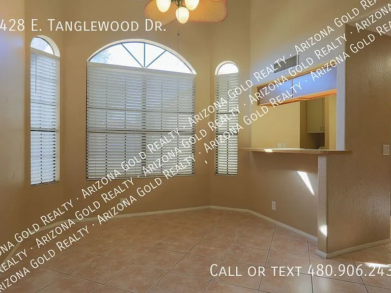 4428 E Tanglewood Dr — Photo 5