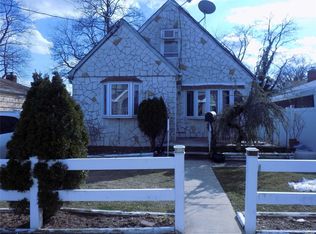 24330 132nd Ave, Rosedale, NY 11422