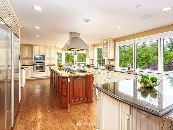 4th image of 15302 SE 43rd Pl