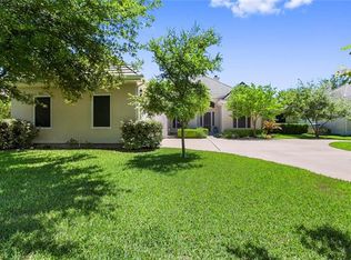 7 Chameleon Ct, The Hills, TX 78738