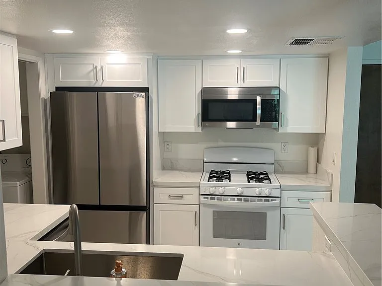 234 E Fern Ave #106 — Photo 18