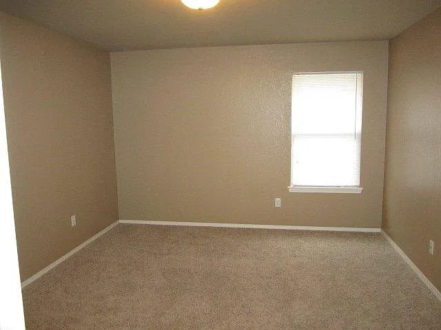 425 Sterling Pointe Way — Photo 8